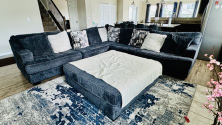 Ashley’s 4 Piece - Sectional Sofa 