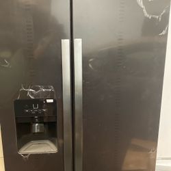 Refrigerator brand new whirlpool