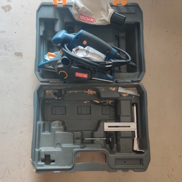 Hand Planer Electrica Like New (Rayobi)
