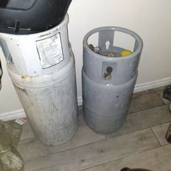Full Forklift Propane Tanks
