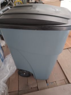 50 Gallon Trashcan 
