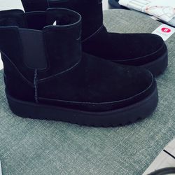 UGG BOOTS BRAND NEW Size 6