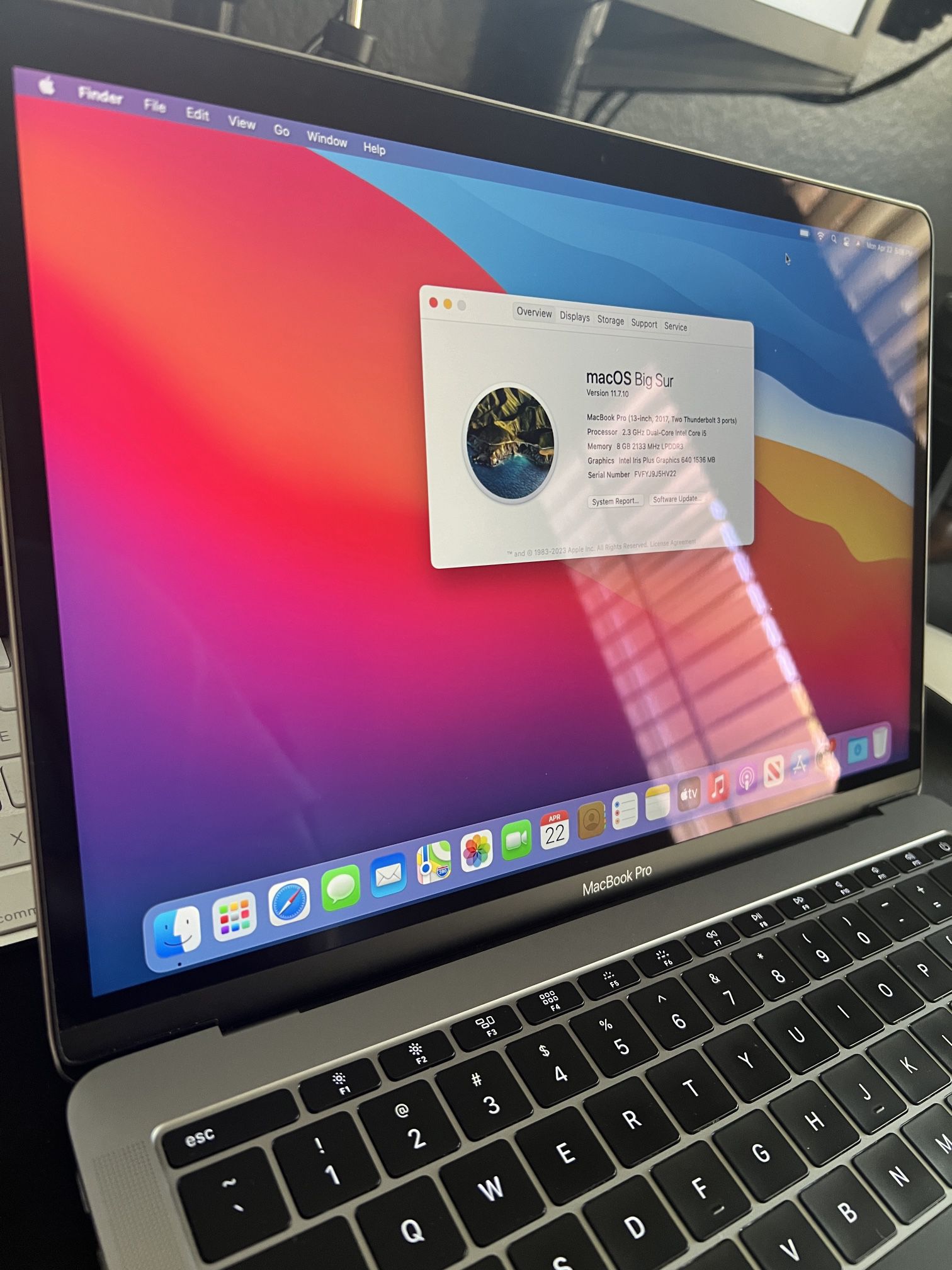 2017 MacBook Pro 13in i5 128gb SSD 8gb Memory