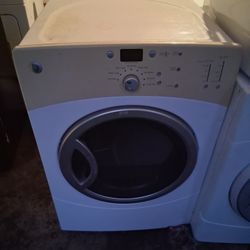 GE Super Capacity Electric Dryer 