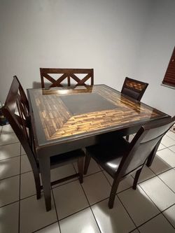 Beautiful Dining Table Set