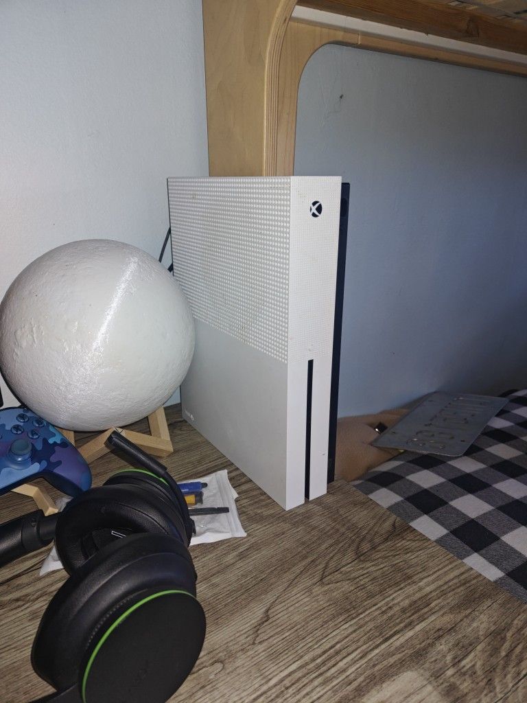 Xbox One S