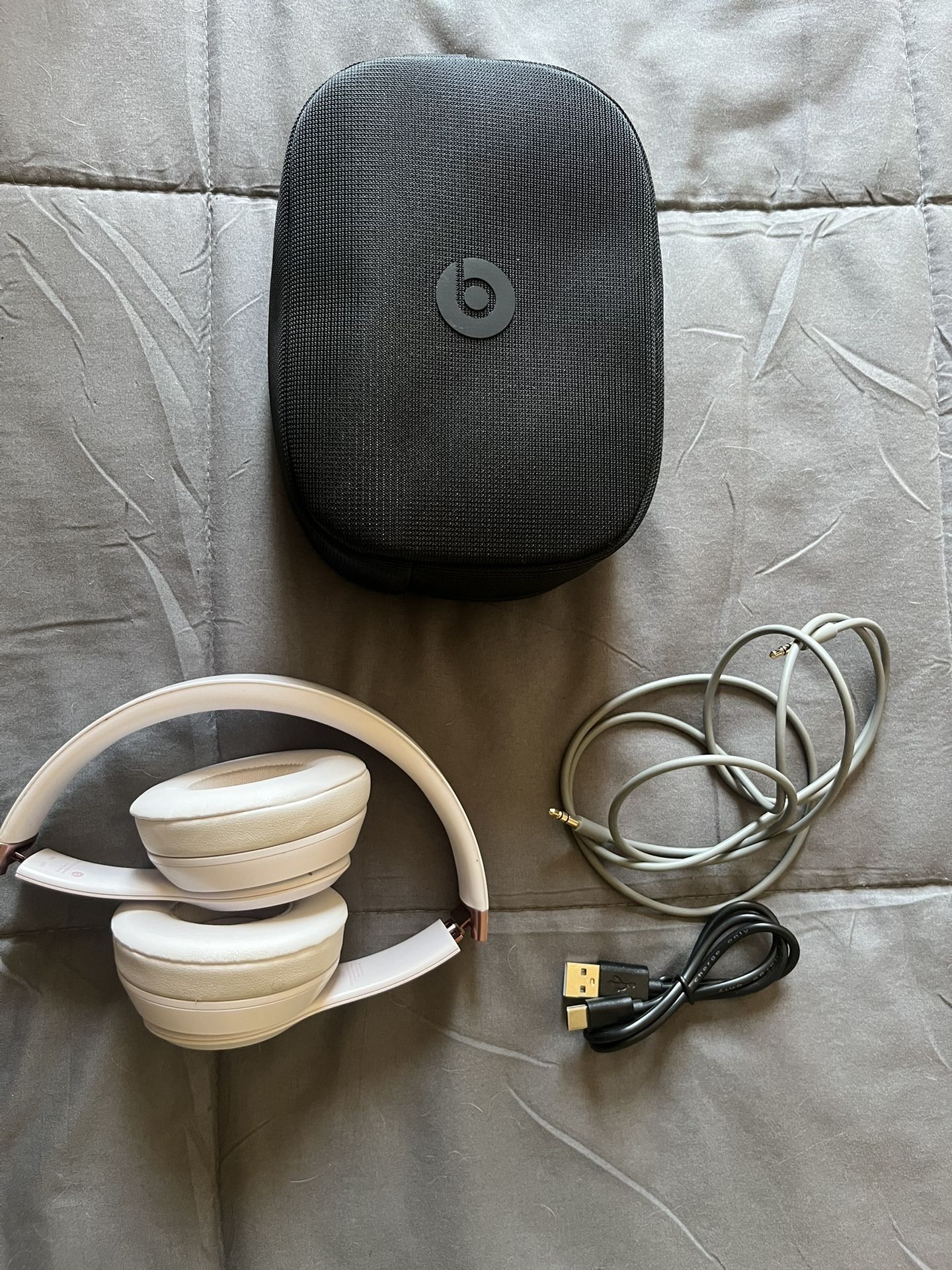 Beats Solo 4 (pink)