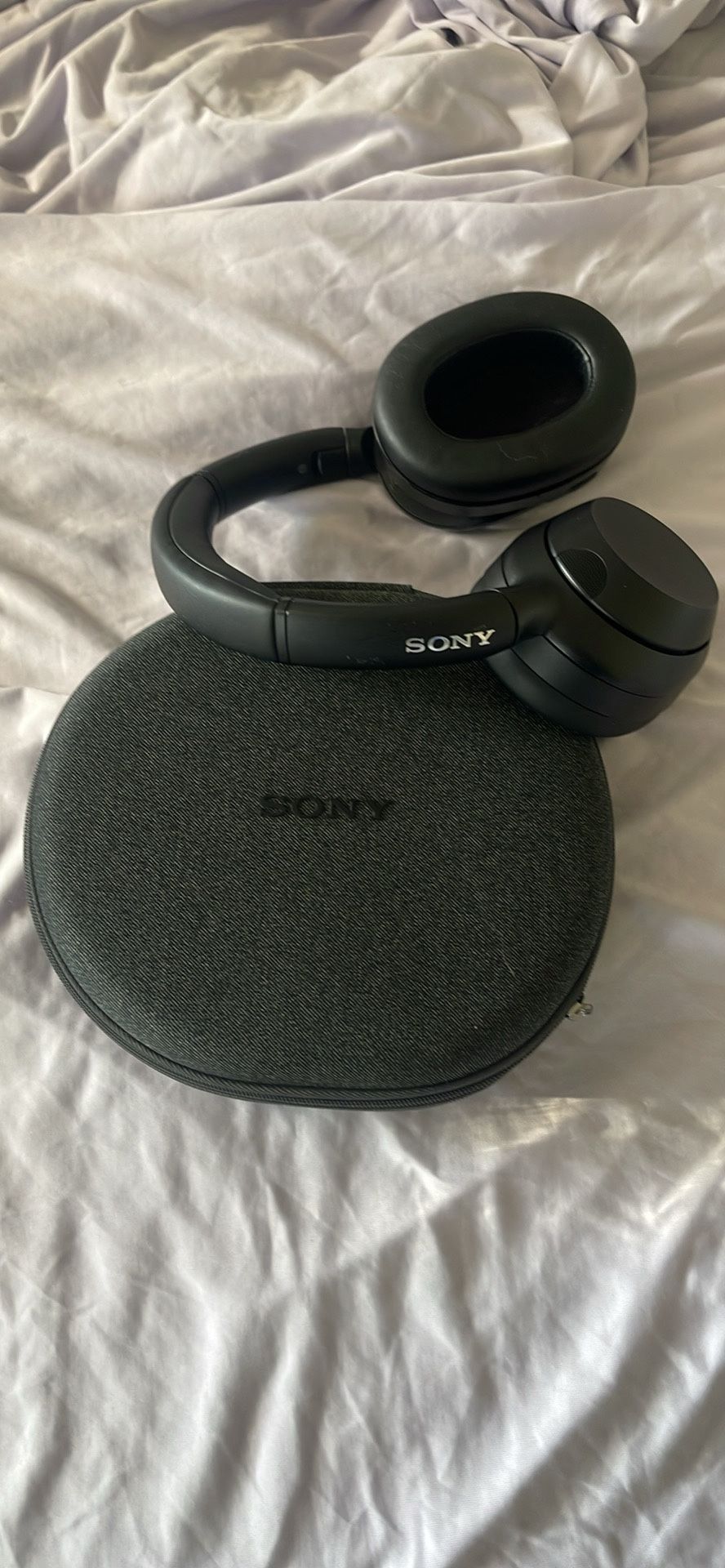 Sony Bluetooth Wireless Headphones. With Case.