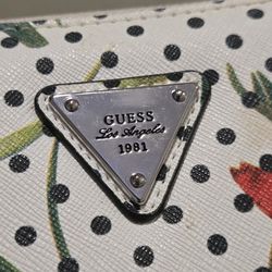 Guess wallet 