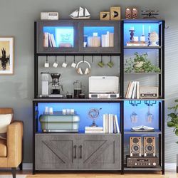 Kitchen / Bakers Rack 