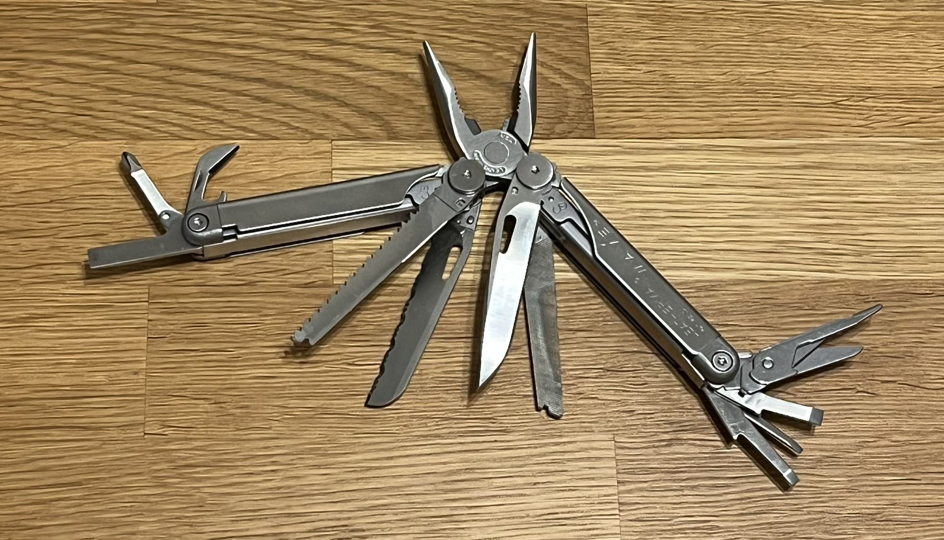 Leatherman Wave Multi-tool With Leather Case