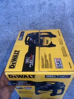 2.5 Gal. 140 psi Portable 20V Cordless Air Compressor with FLEXVOLT  Advantage (Tool Only)