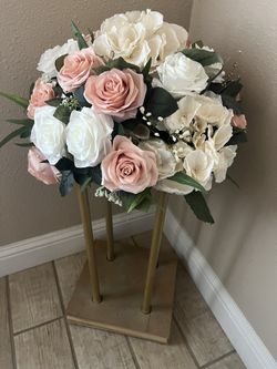 Flower Arrangement/Centros De Mesa