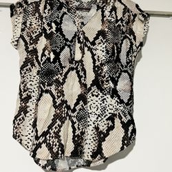 Short Sleeved Snake Print Blouse 