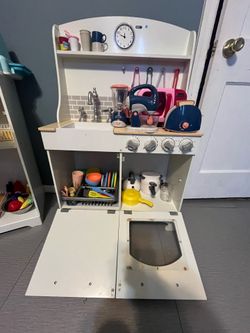 Play kitchen