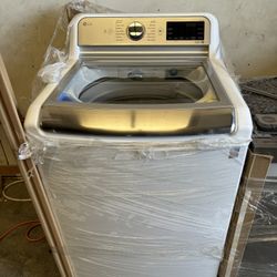 New Out Box LG 5.5 Cu Ft Super Large Capacity Washer 