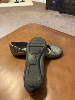 Women’s size 8 dress shoes $7 each
