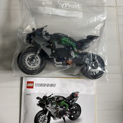 LEGO Technic Motorcycle 42170 – with Instructions