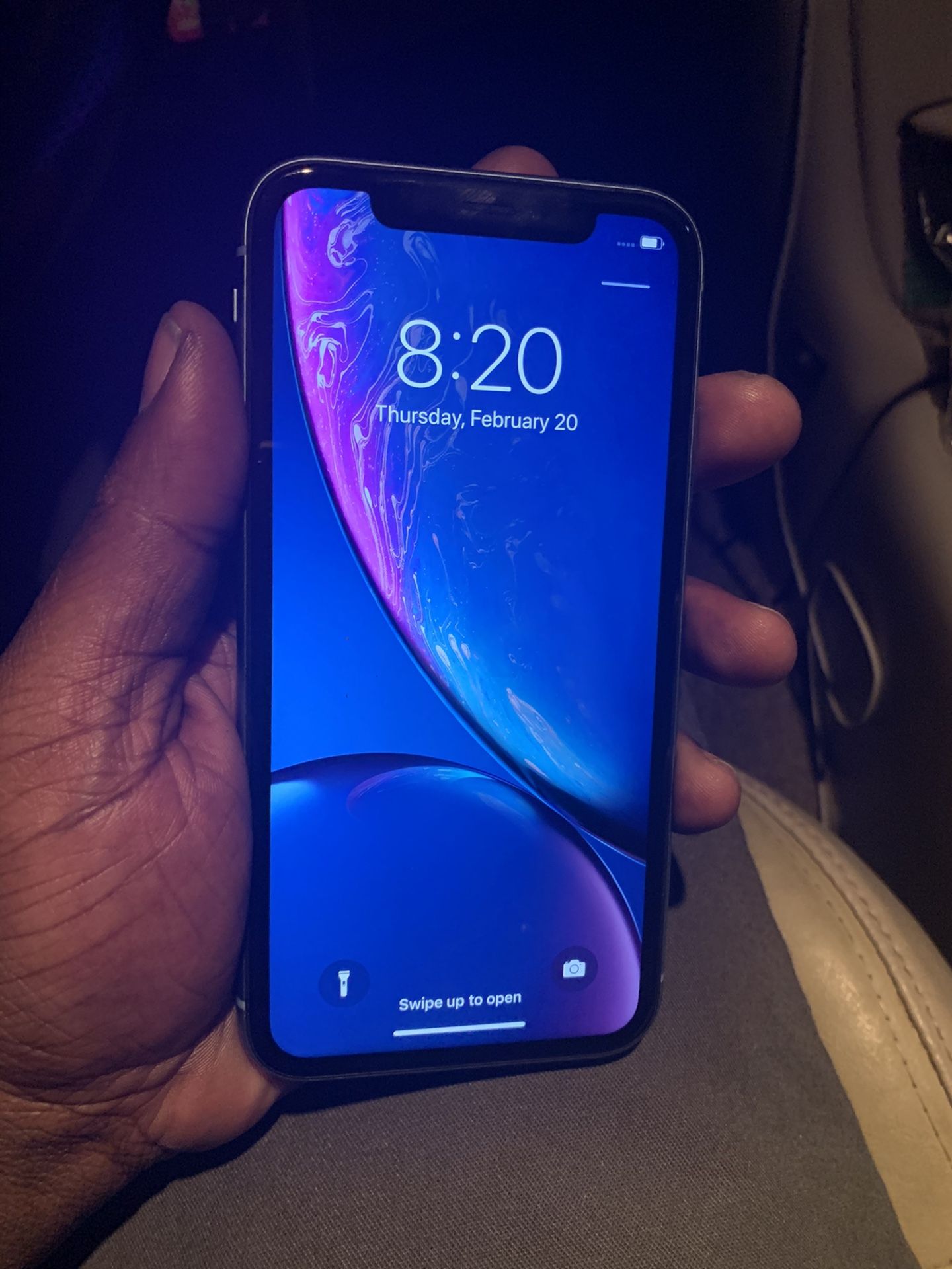 iPhone XR unlocked any carrier 64gb