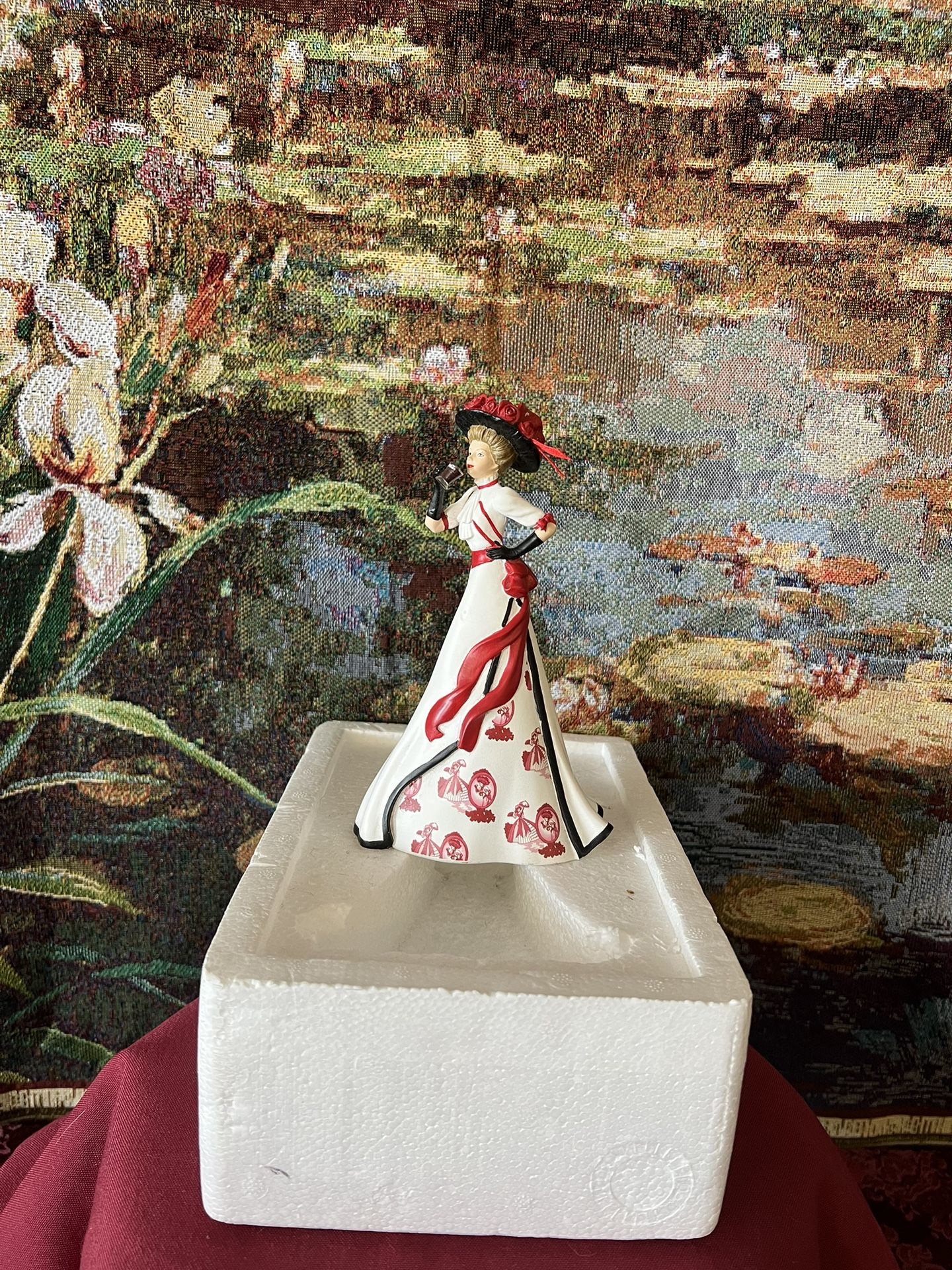 Coca Cola Figurine