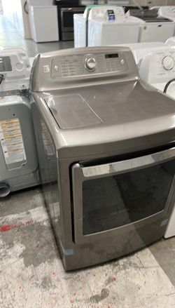 Kenmore Elite Front Load Dryer – Steam, Metallic Gray