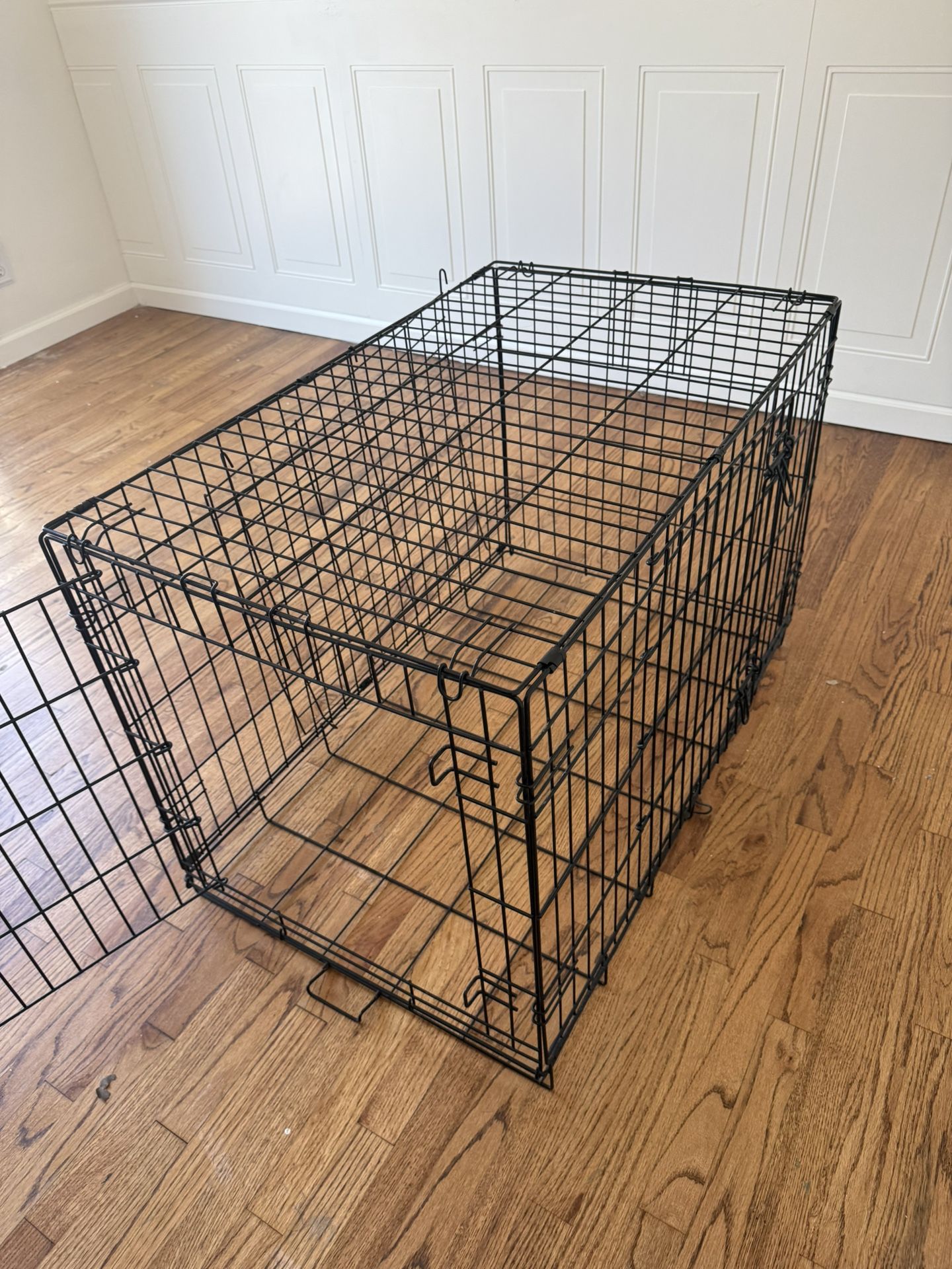 Wire collapsible Dog Crate