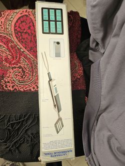 Spatula with thermometer
