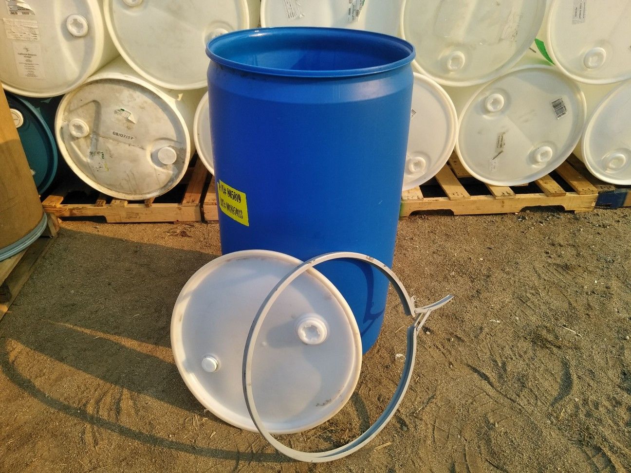55 gal barrels with lid and ring food grade