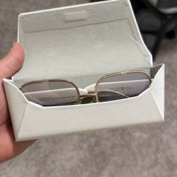 Brand new Chamelo color Changing Glasses