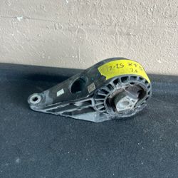 17-25 Cadillac Xt5 Transmission Mount 2017 2018 2019 2020 2021 2022 2023 2024 2025