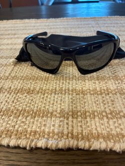 Men’s Oakley Sunglasses