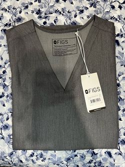 FIGS Heather Gray Scrub XS Top - NWT
