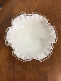 Antique white/clear candy dish