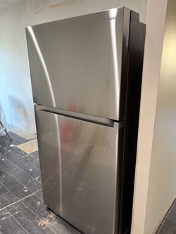 Samsung- 29in. Wide 18 Cu. Ft. Top freezer smart refrigerator W All-Around Cooling- stainless steel