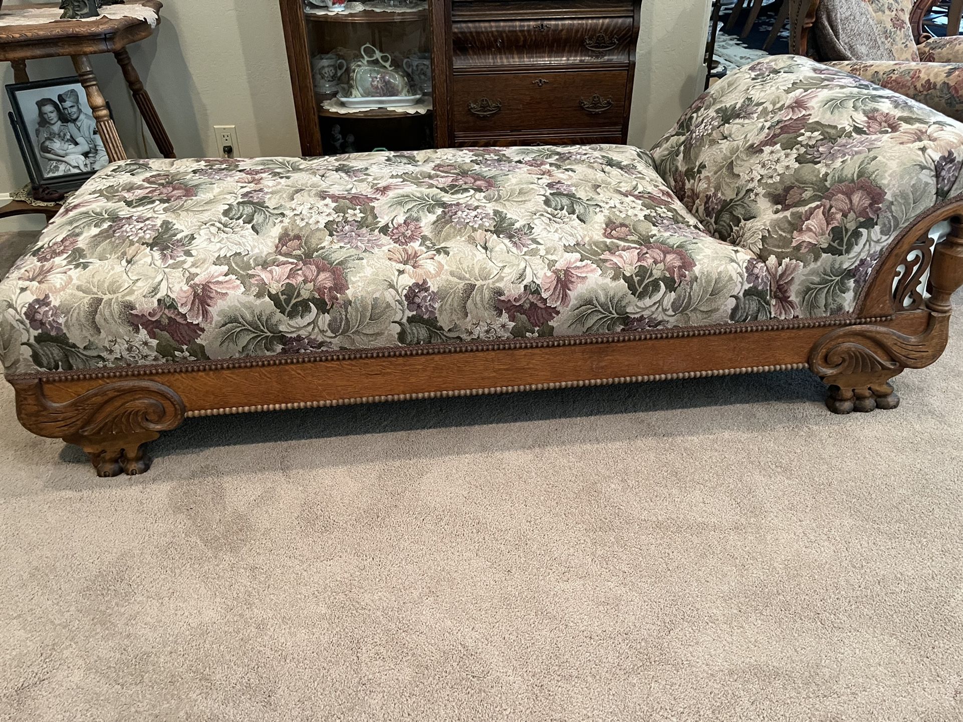 Antique Fainting Sofa/Chaise Lounge