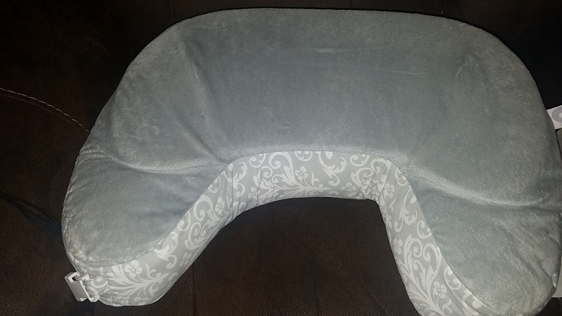 Nursing pillow