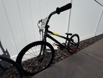 Kids box race bikes
