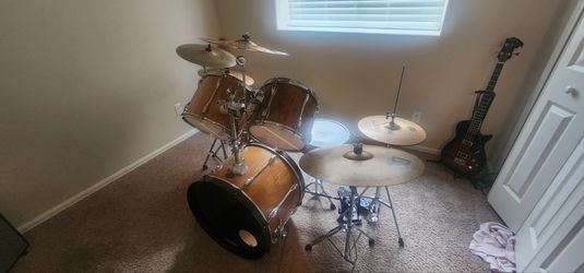 Drum set. Everything included