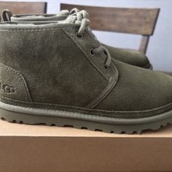 UGG Neumel For Women Size 8