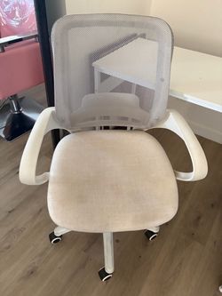 Computer desk