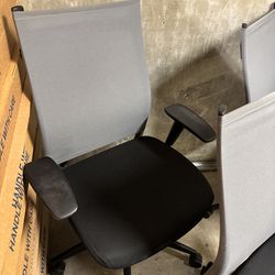 Sit on it seating brand office chair on wheels like new