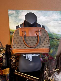 Dooney & Bourke 