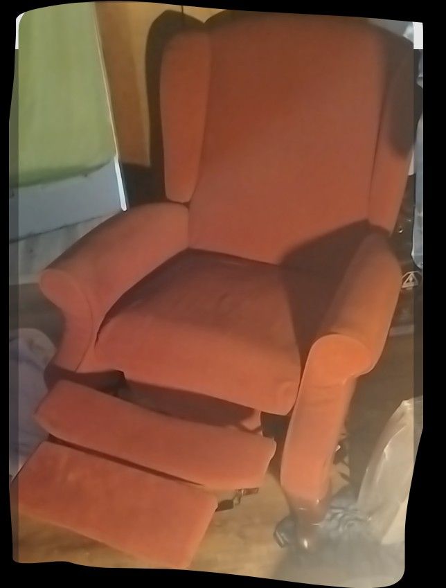 Nice High back Recliner 