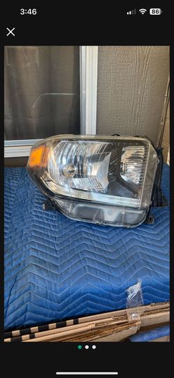 Tundra Headlight