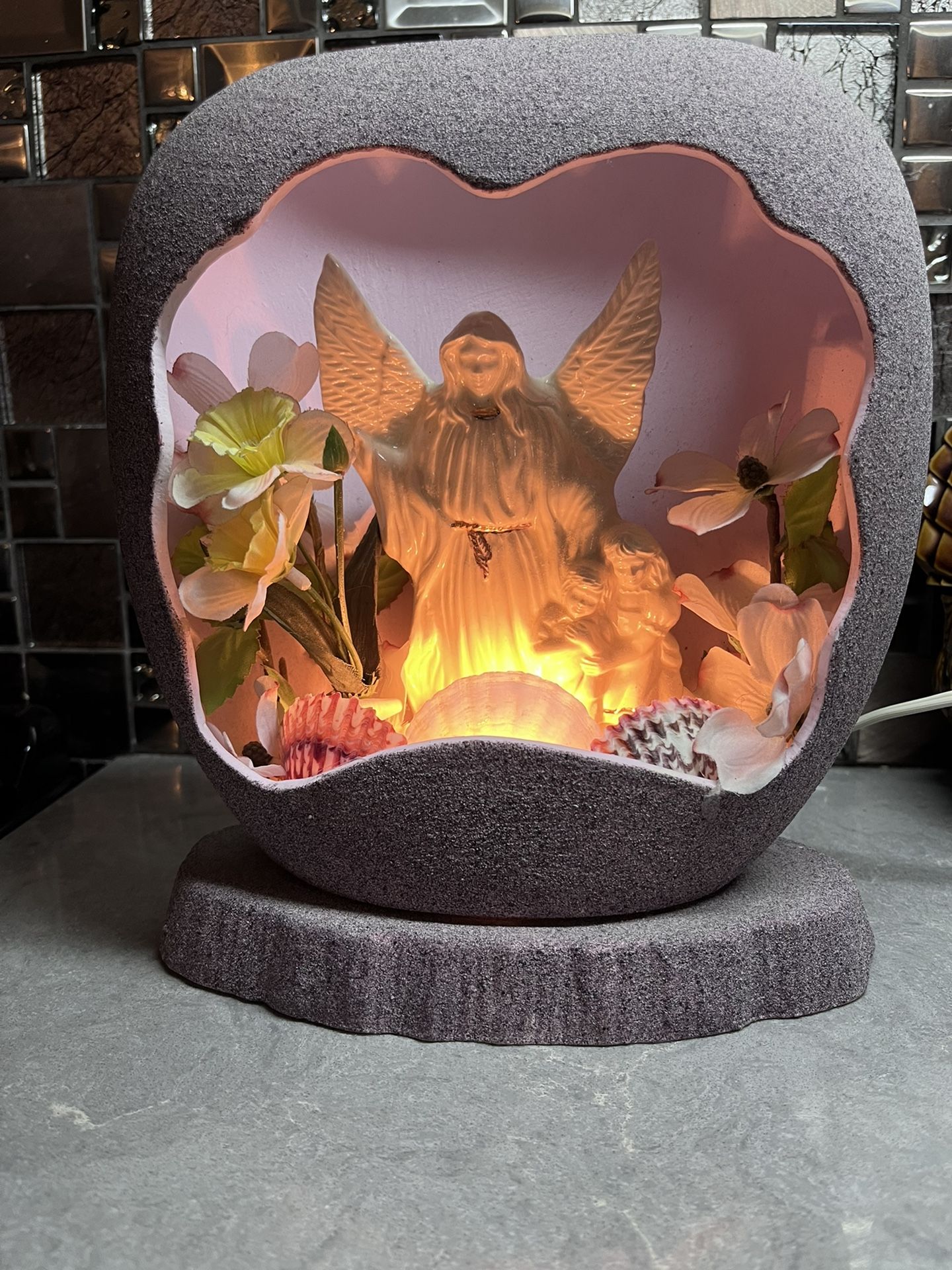 LIGHTED SHELL ANGEL - LOCATED IN NY