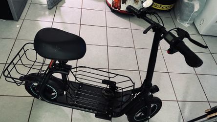 Electric Scooter with lock and speaker for music