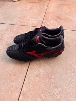 Soccer cleats