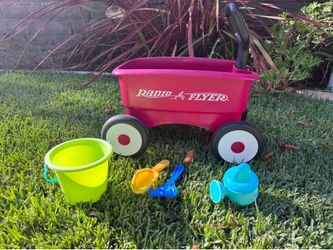 Radio Flyer 2-in-1 wagon.