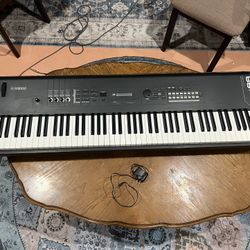 Yamaha MX88 Keyboard Synth