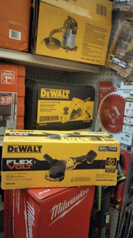 DEWALT 60V MAX BRUSHLESS FLEX VOLT 4 - 1/2" - 6" (115 - 150 mm) (TOOL ONLY)